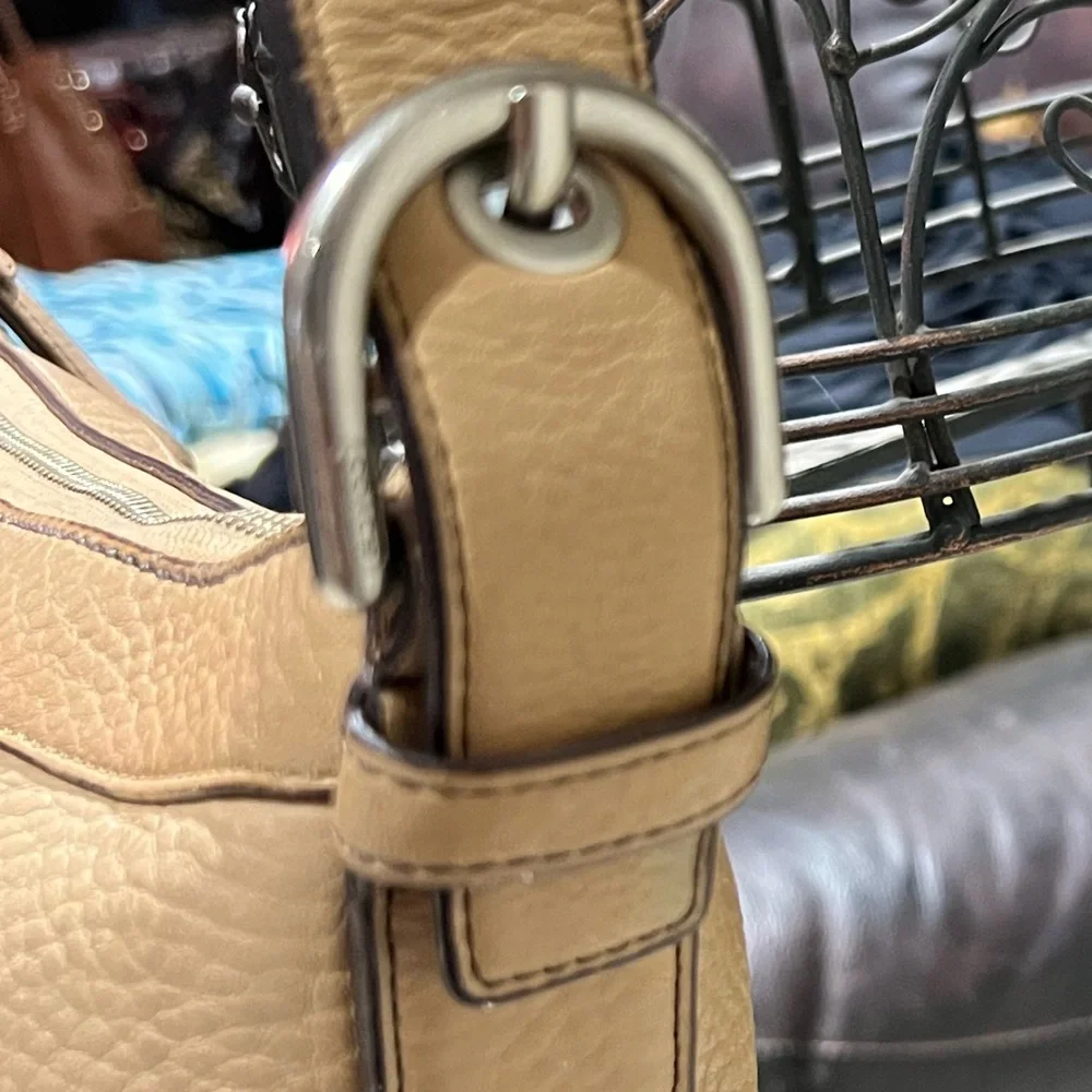 Coach - Picture 9 of 11